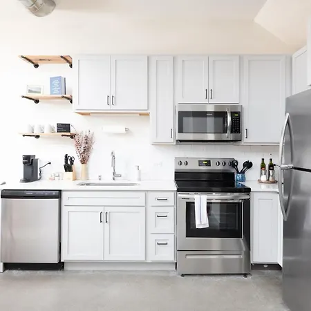 Brewery District 2-Story 2Br Apt Near Fiserv With Rooftop, Gym, And Parking